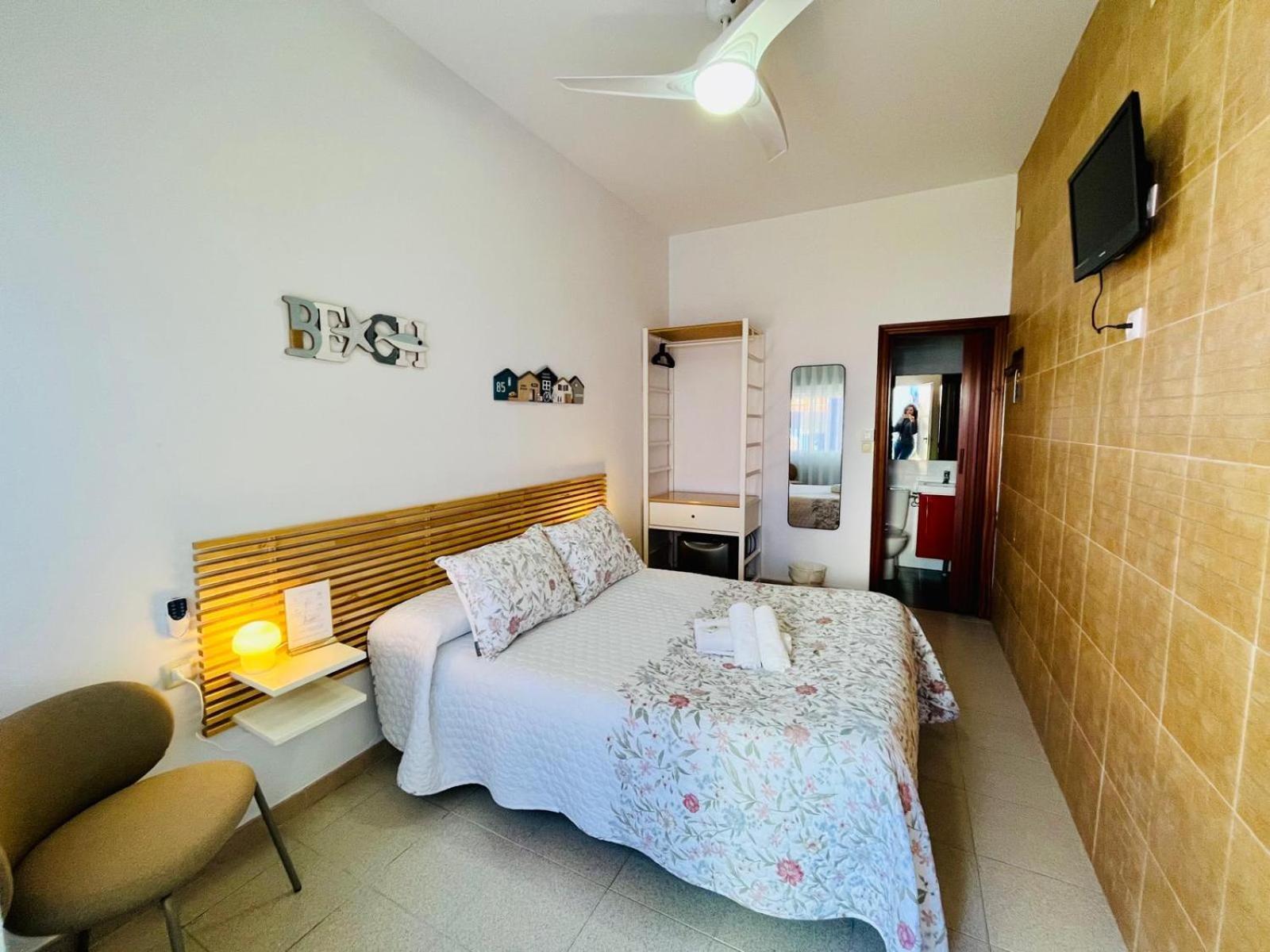 Hostal El Faro Chipiona Ngoại thất bức ảnh
