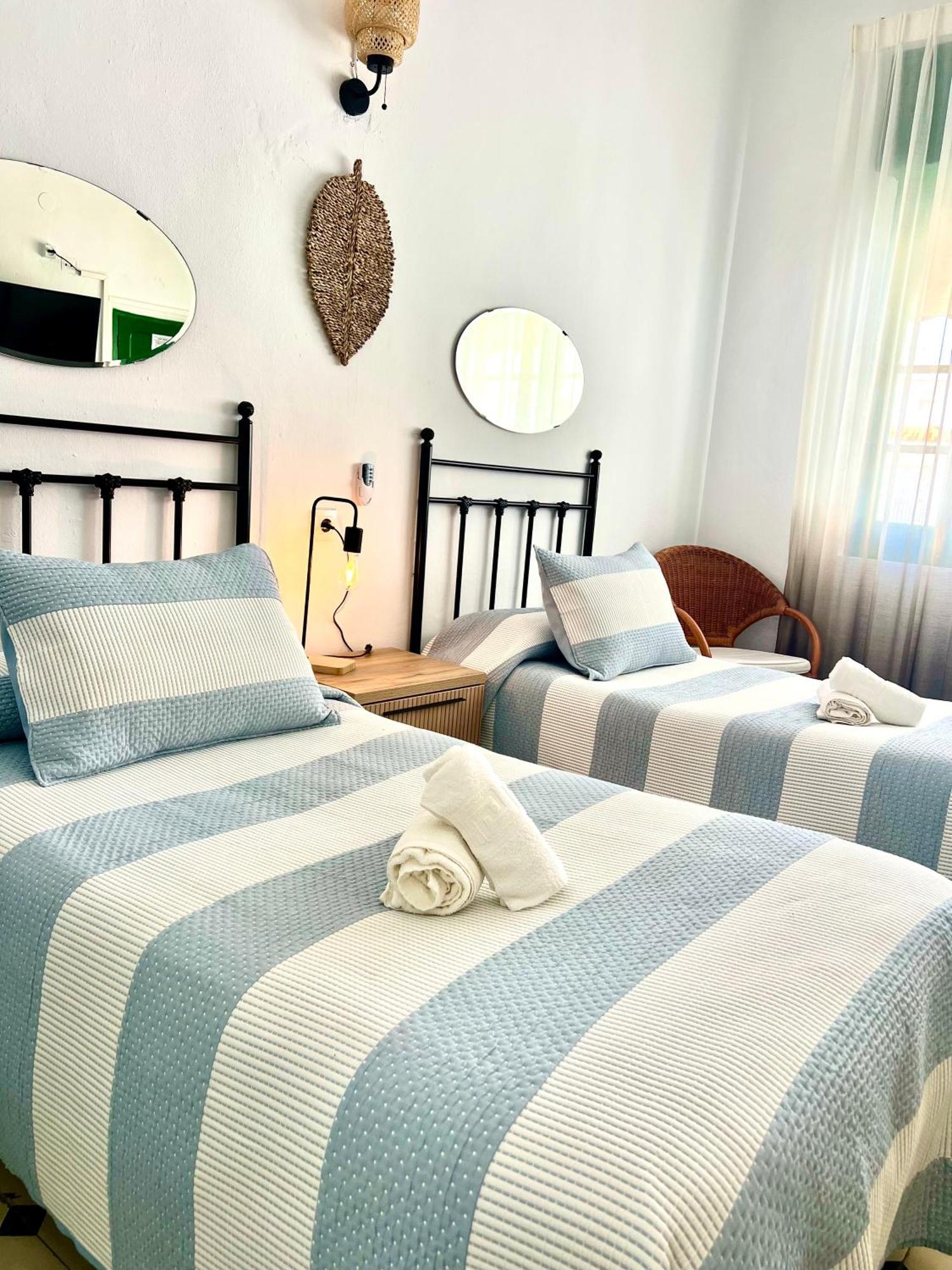 Hostal El Faro Chipiona Ngoại thất bức ảnh